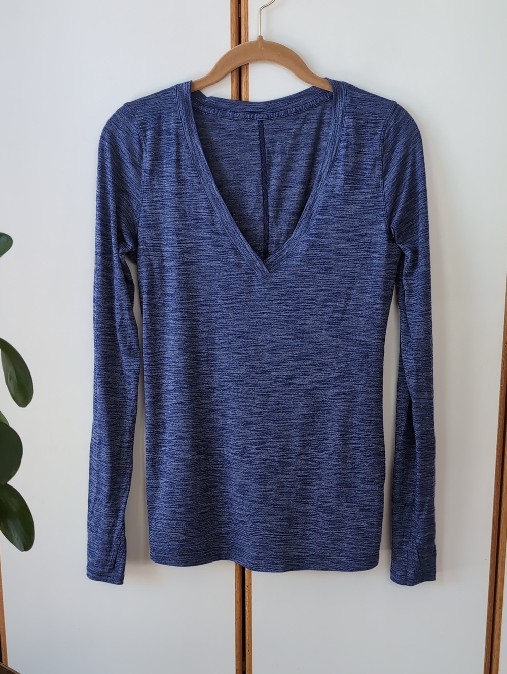 Lululemon Go Everywhere Long Sleeve Shirt 6 Sapphire Blue